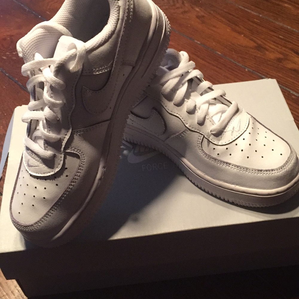 Nike Force 1 sneakers